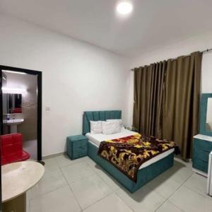 Daily & Hourly Basis Room's Available