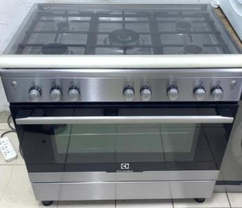 Elektrolux 5 Burner Gas Cooking Range