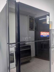 Hitachi refrigerator black 720 ltr