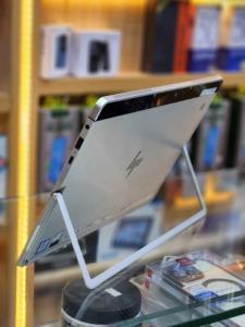 HP x2 1012 G2 – Premium 2-in-1 Laptop