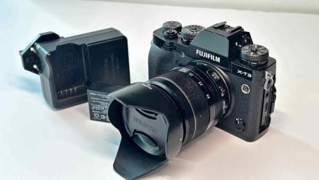 Fuji XT3 camera Fuji kit lens
