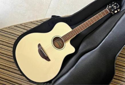 Yamaha APX600 Acoustic-Electric Guitar