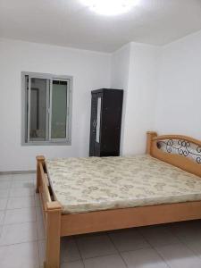 Fully furnished family room available