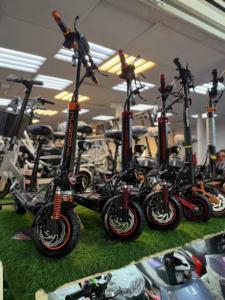 KUGOO Electric Scooters – Ride in Style & Comfort!