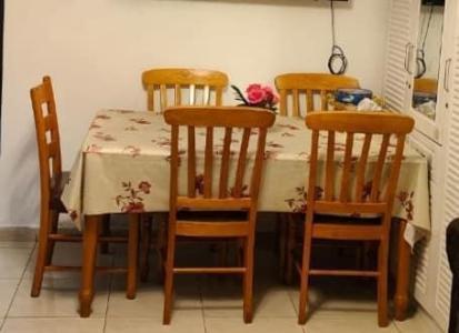 Dining table for sale